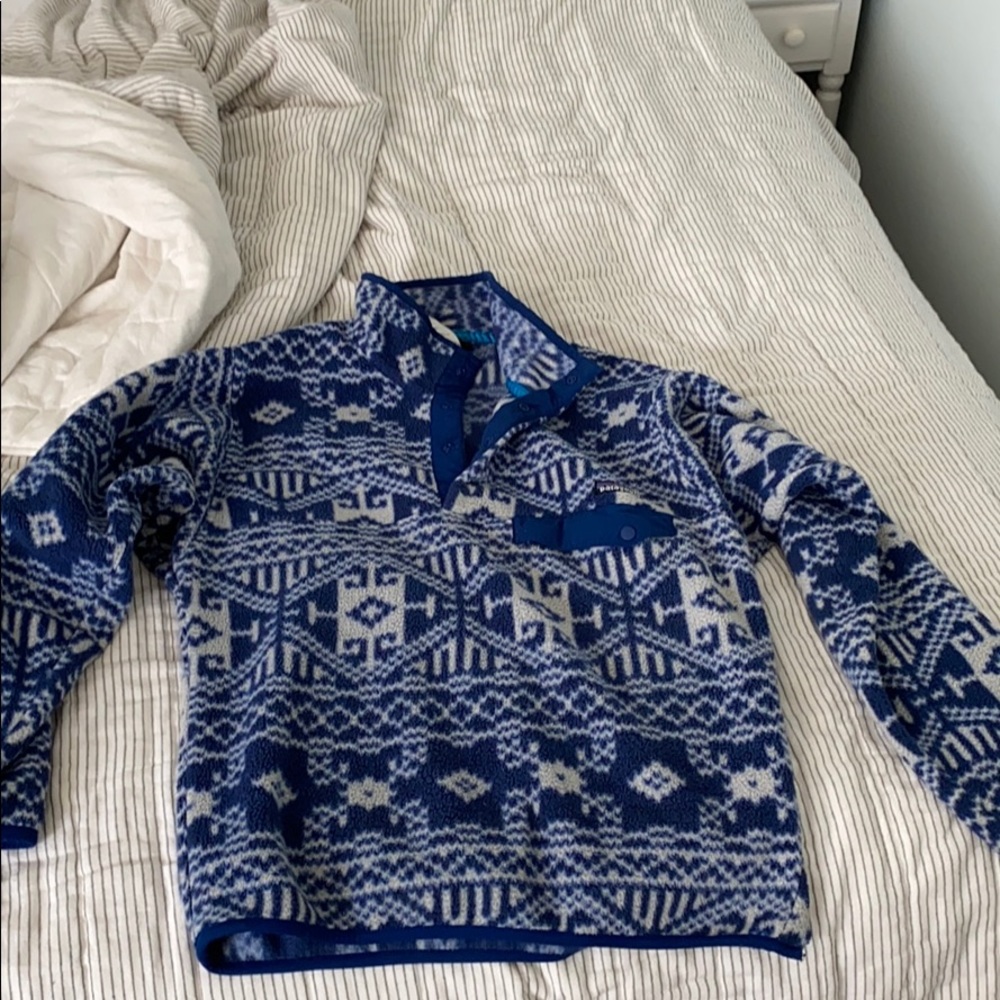 blue and white patagonia